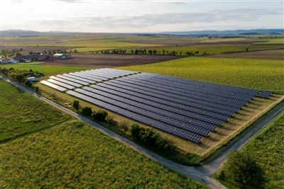 太陽を抱く：太陽エネルギー技術への旅